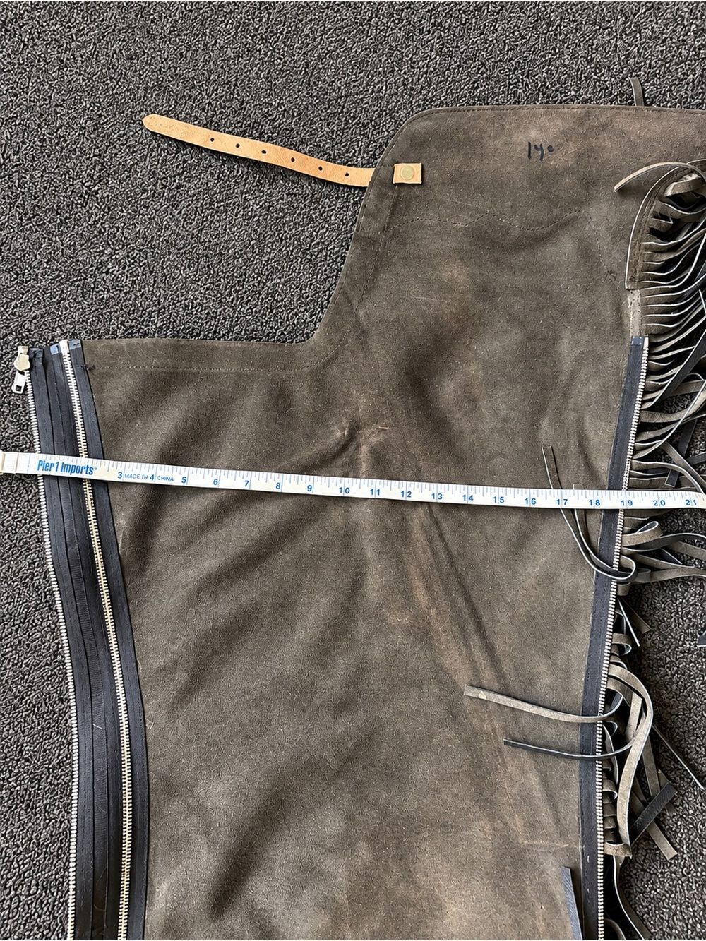 Black Leather Chaps with extenders - Picture 5 of 8